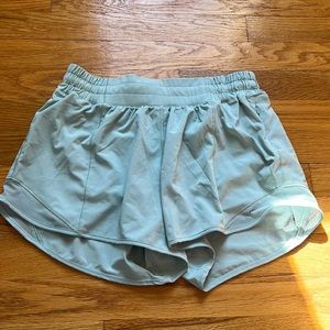 lululemon hotty hot shorts size 6